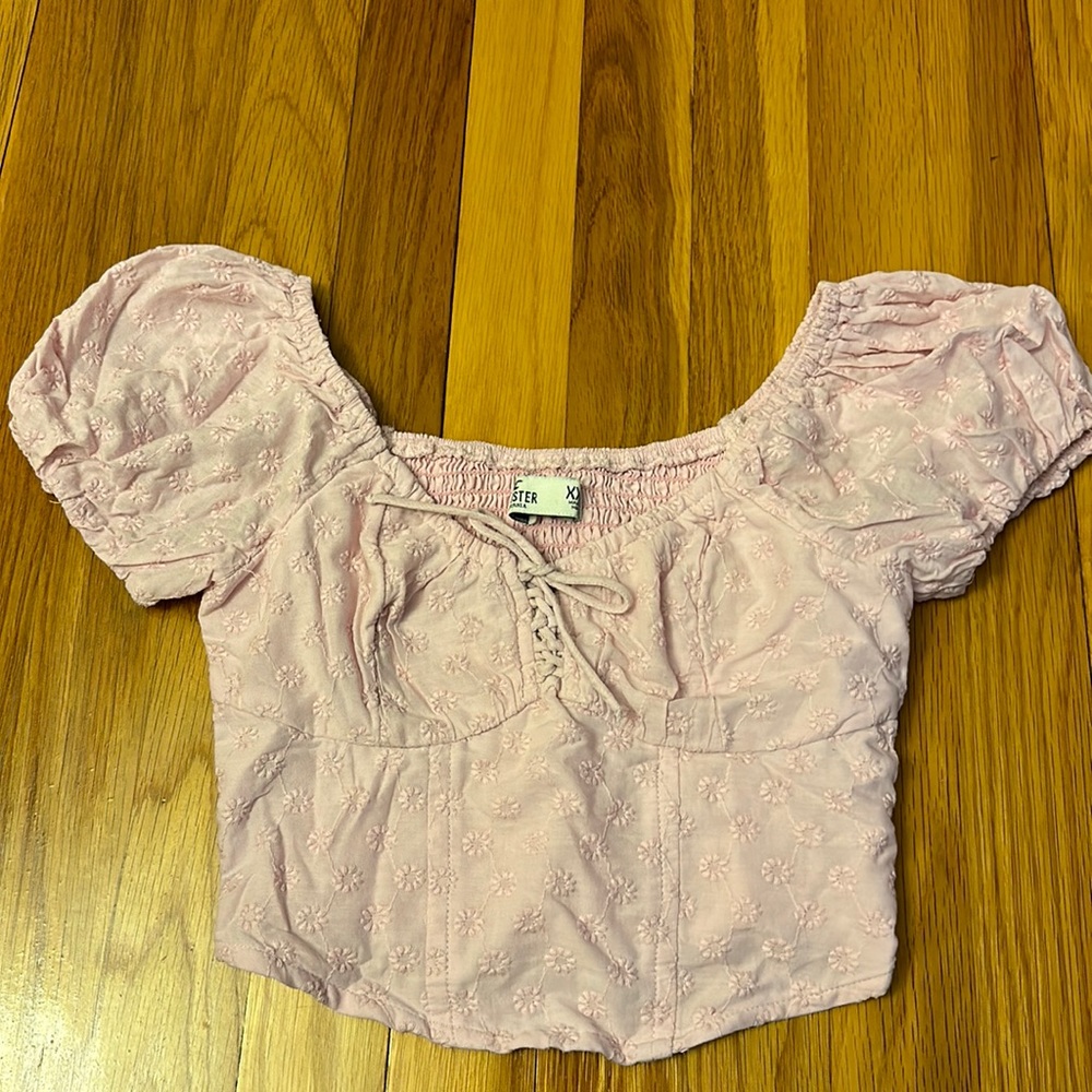 Hollister Crop lace-up puff sleeve blouse, Pink, Size XXS